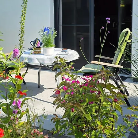 Haltepunkt, 25667 Apartment